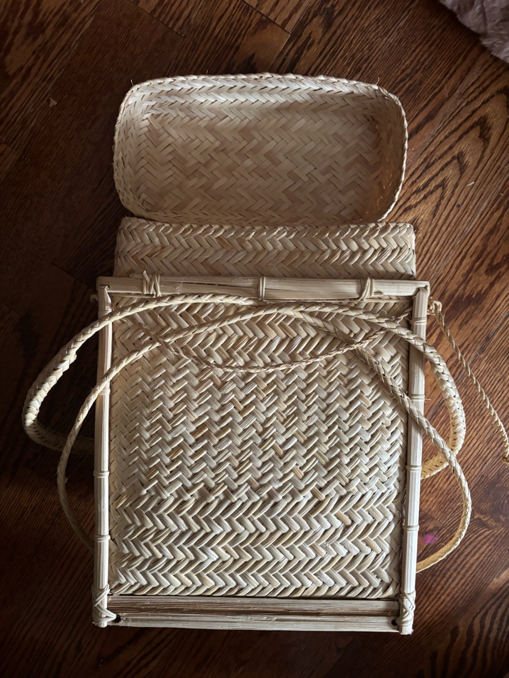 Natural Woven backpack basket with lid